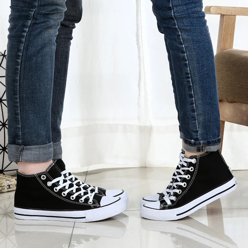 Confortavel, casual e uma boa opção para usar no dia dia. 1pc Unisex Casual Simple Comfort Breathable Vulcanization Sneakers Lace-Up Canvas Trendy High Top Shoes